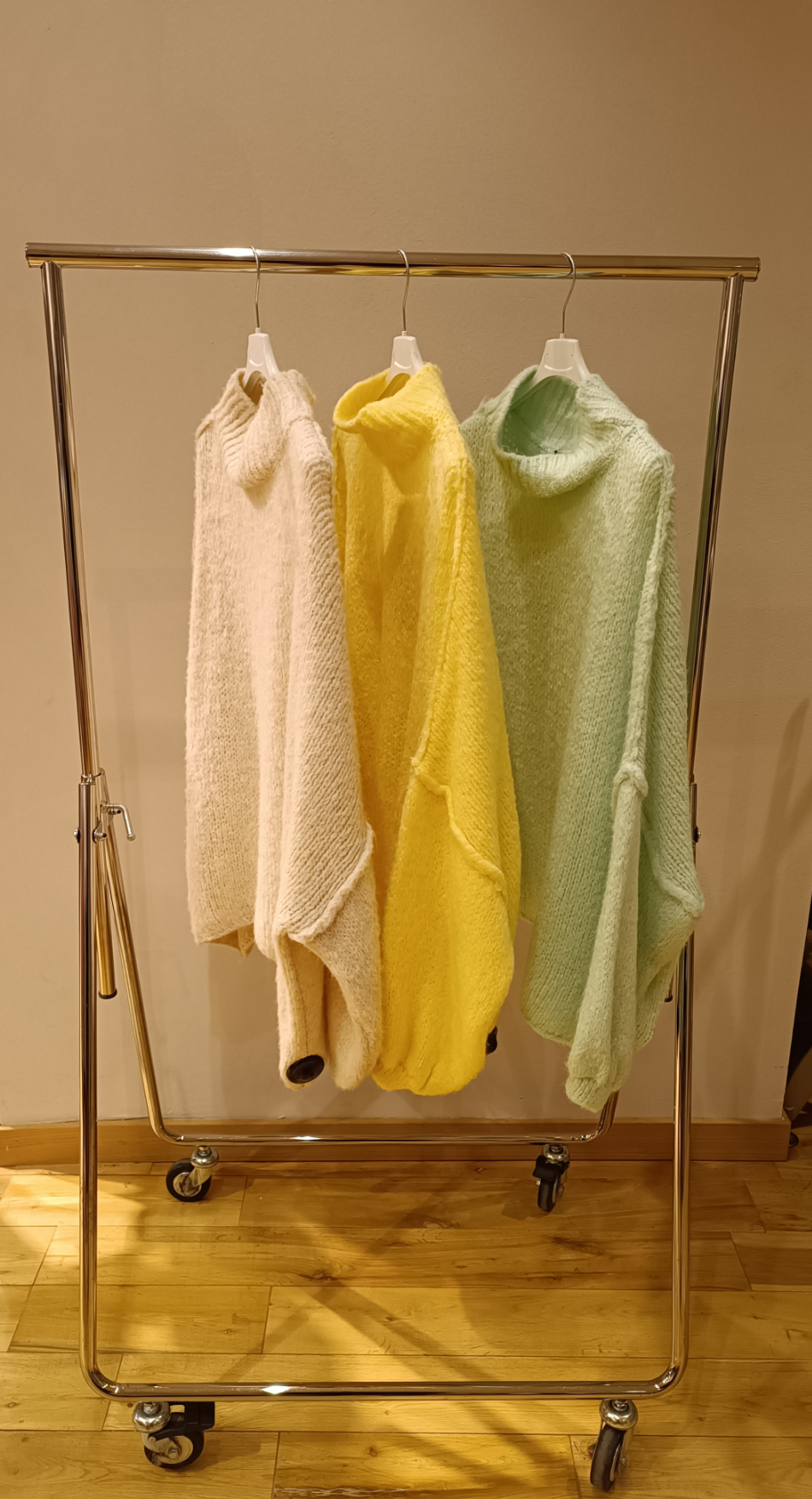 Oversized Pullover mit Aussennähten 'Gelb'
