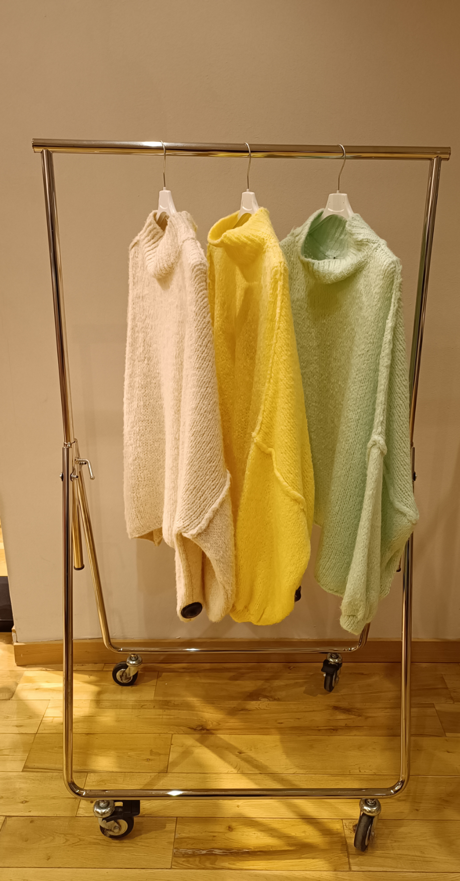 Oversized Pullover mit Aussennähten 'Grün'